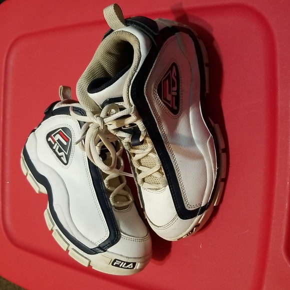 Fila unisex size 3 grant hill 2 sneakers white, navy and red